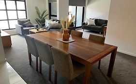 Modern Apartment In Central Geelong!